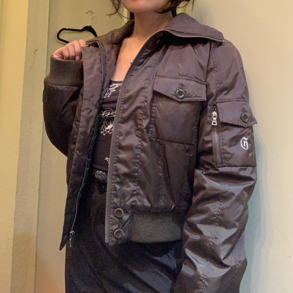 Guess Medium Cargo Y2K Style Embroidered Pocketed Zip Up Collared Puffer Jacket - Picture 2 of 12